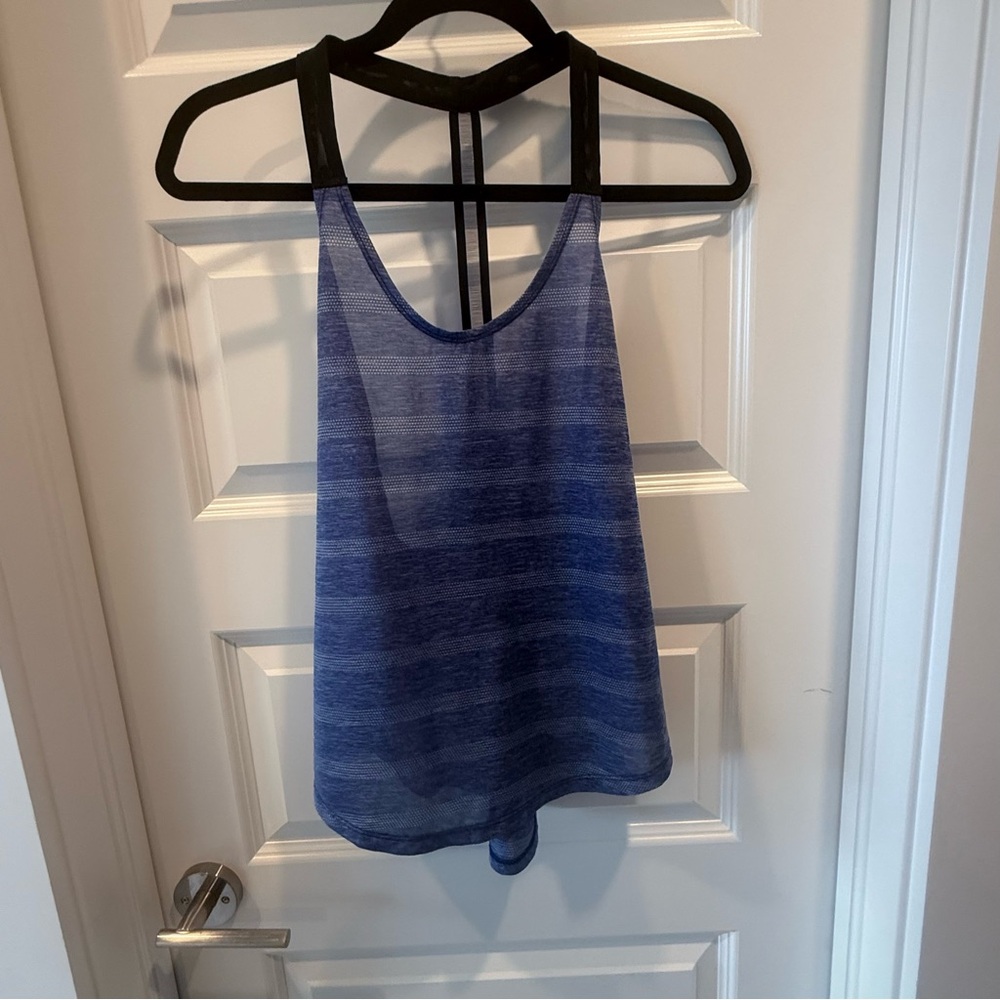 Nike Running Top • Size Small - Dry Fit